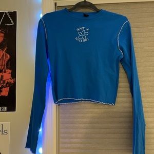 urban outfitters cropped long sleeve💙